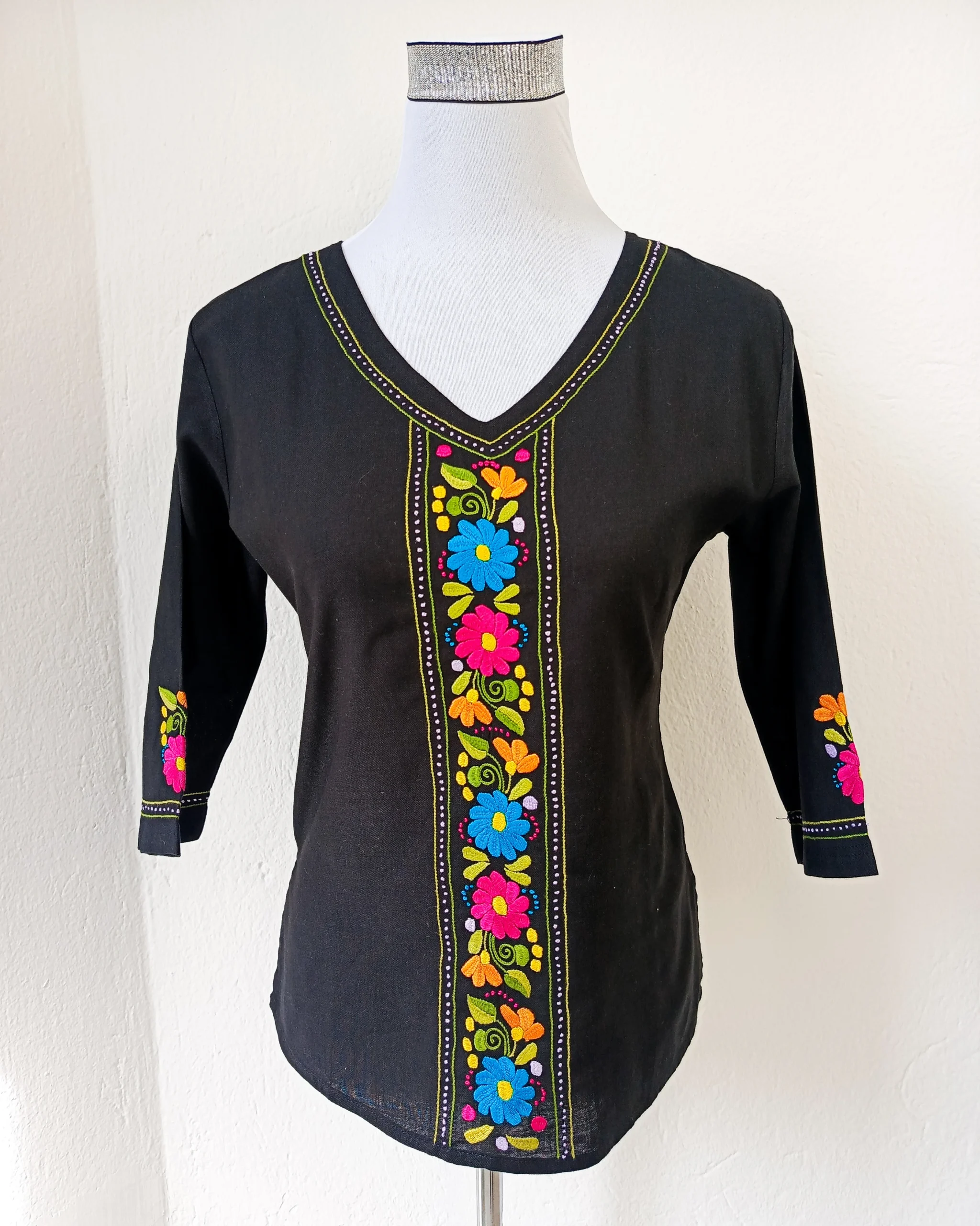 Blusa en V | Fuxias | Negra